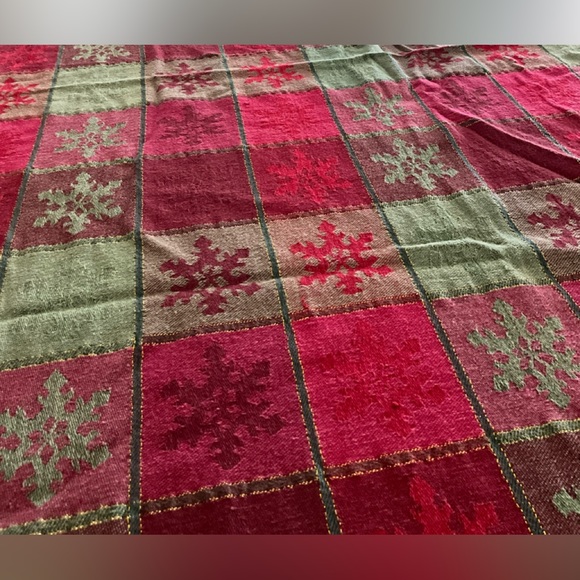 Other - Christmas Tablecloth 53”X 104” Cotton Red Green Gold